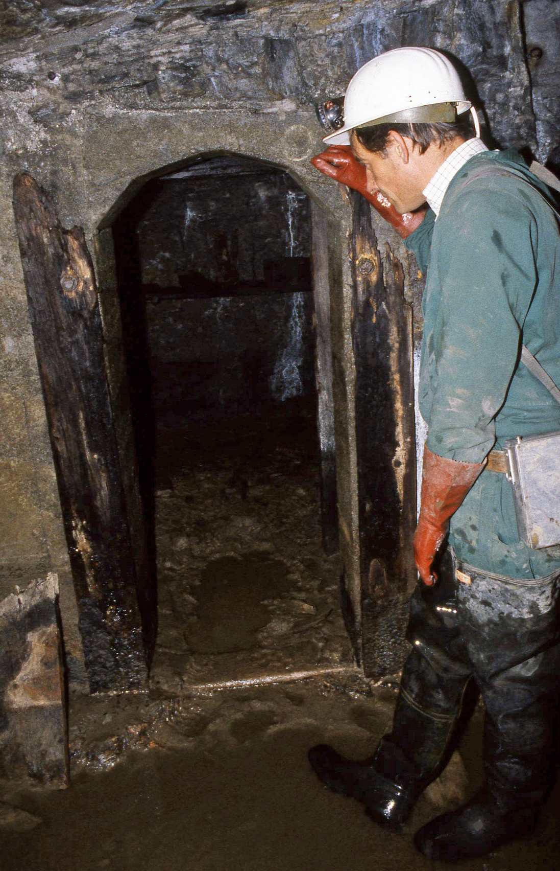 Bang store in Caplecleugh Level June 1989